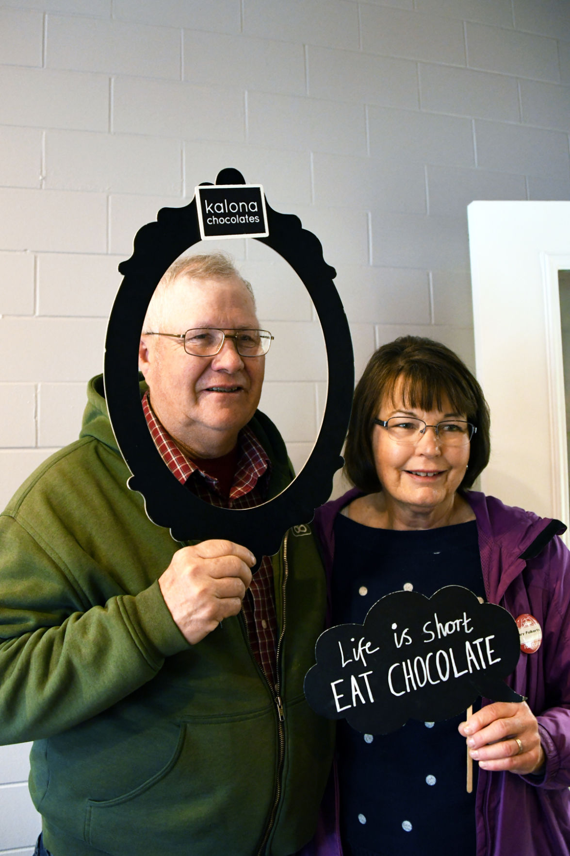 074 Curt and Mary Folkerts love chocolate.JPG